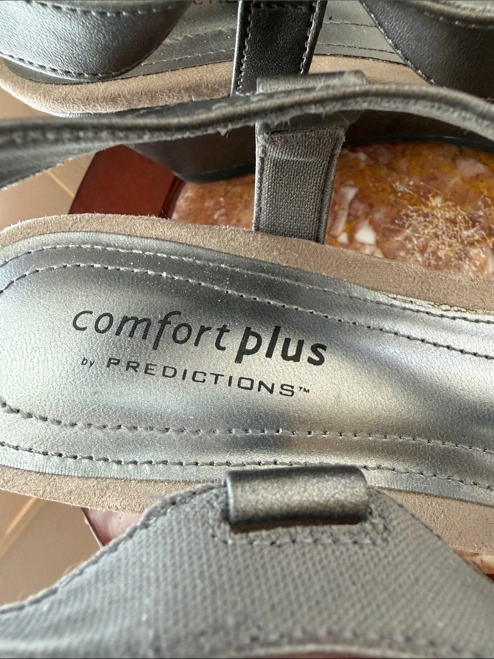 Comfort Plus by Predictions Wedge Sandals 8 Rhinestone T-Strap 2 1/4” Heel